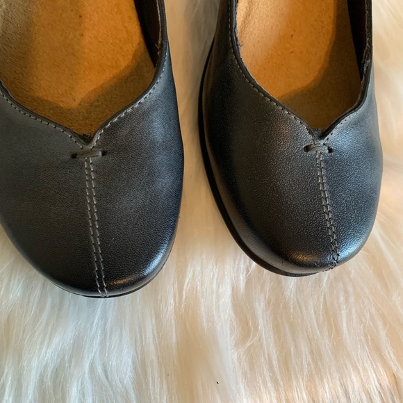 Naot Women's Black Mary Jane Shoes - Picture 4 of 9